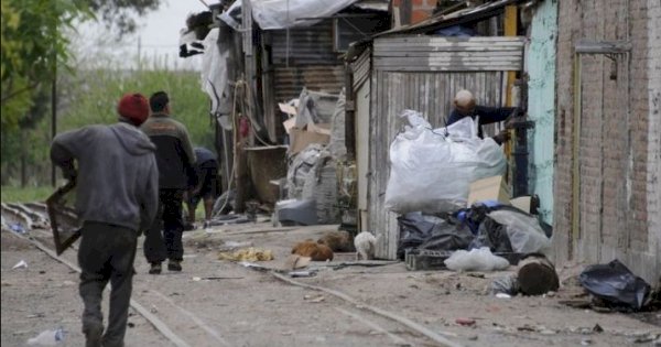 La pobreza en Argentina alcanza al 49% de la población 